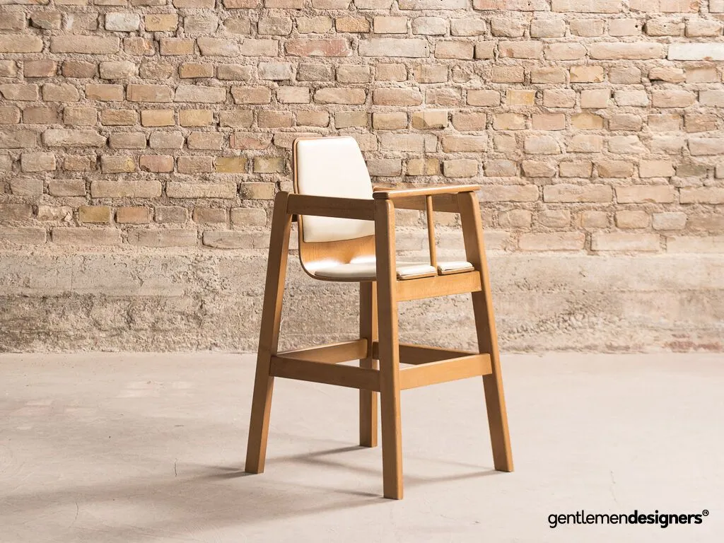 Chaise haute d'enfant en hêtre massif teinté