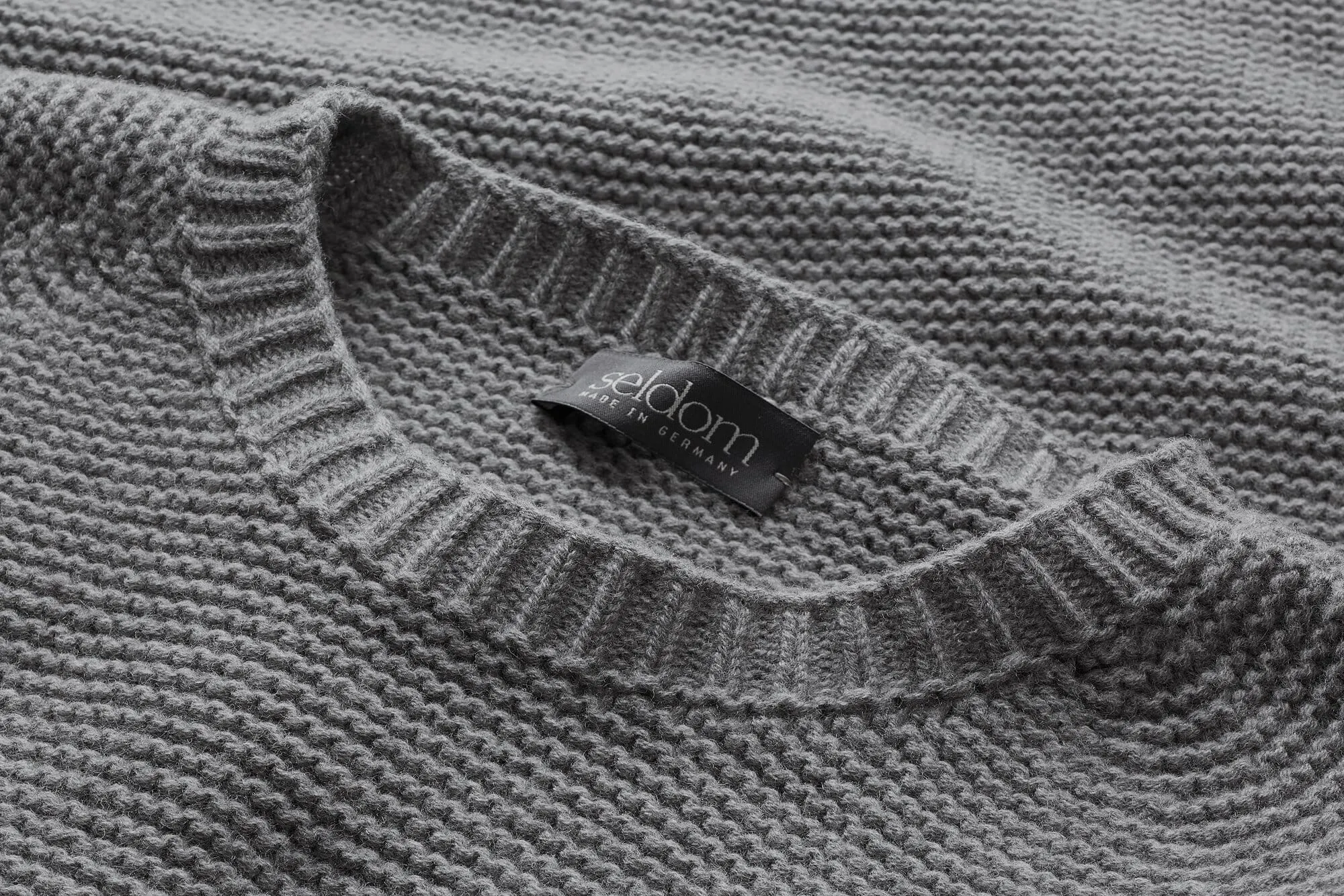 Pull pour homme tricoté gauche-gauche